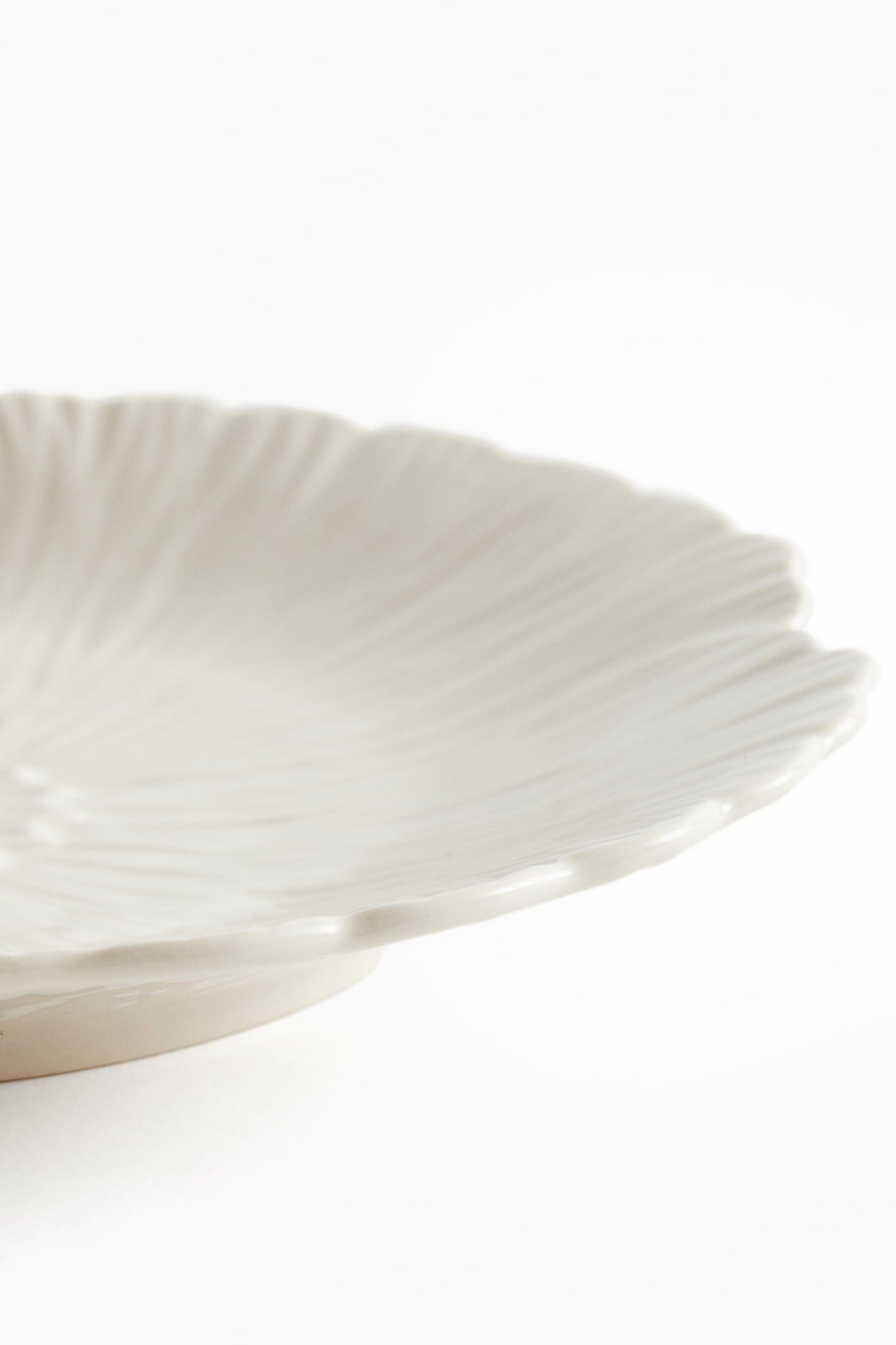 Flower Shaped Stoneware Plate