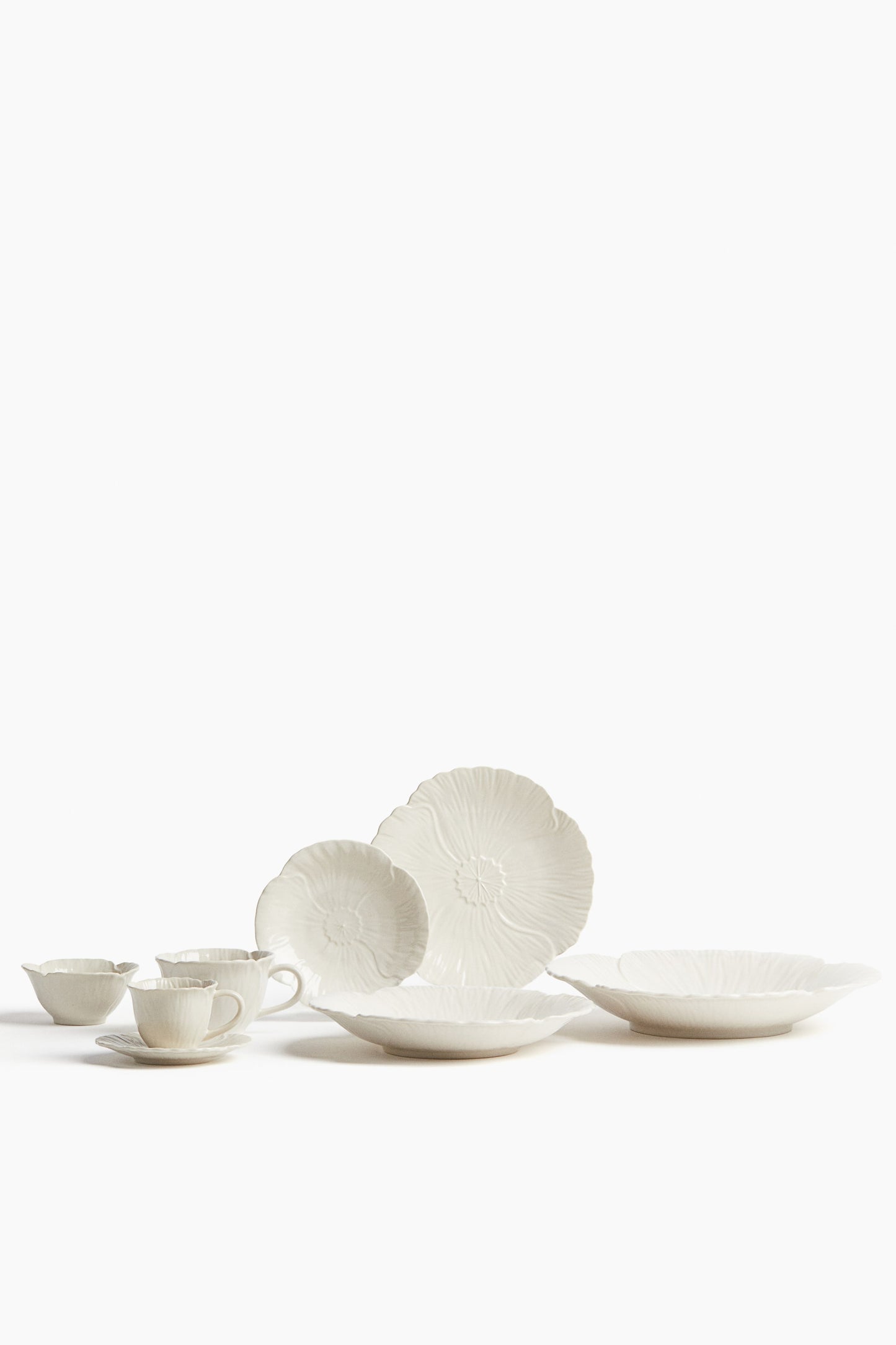 Flower Shaped Stoneware Plate